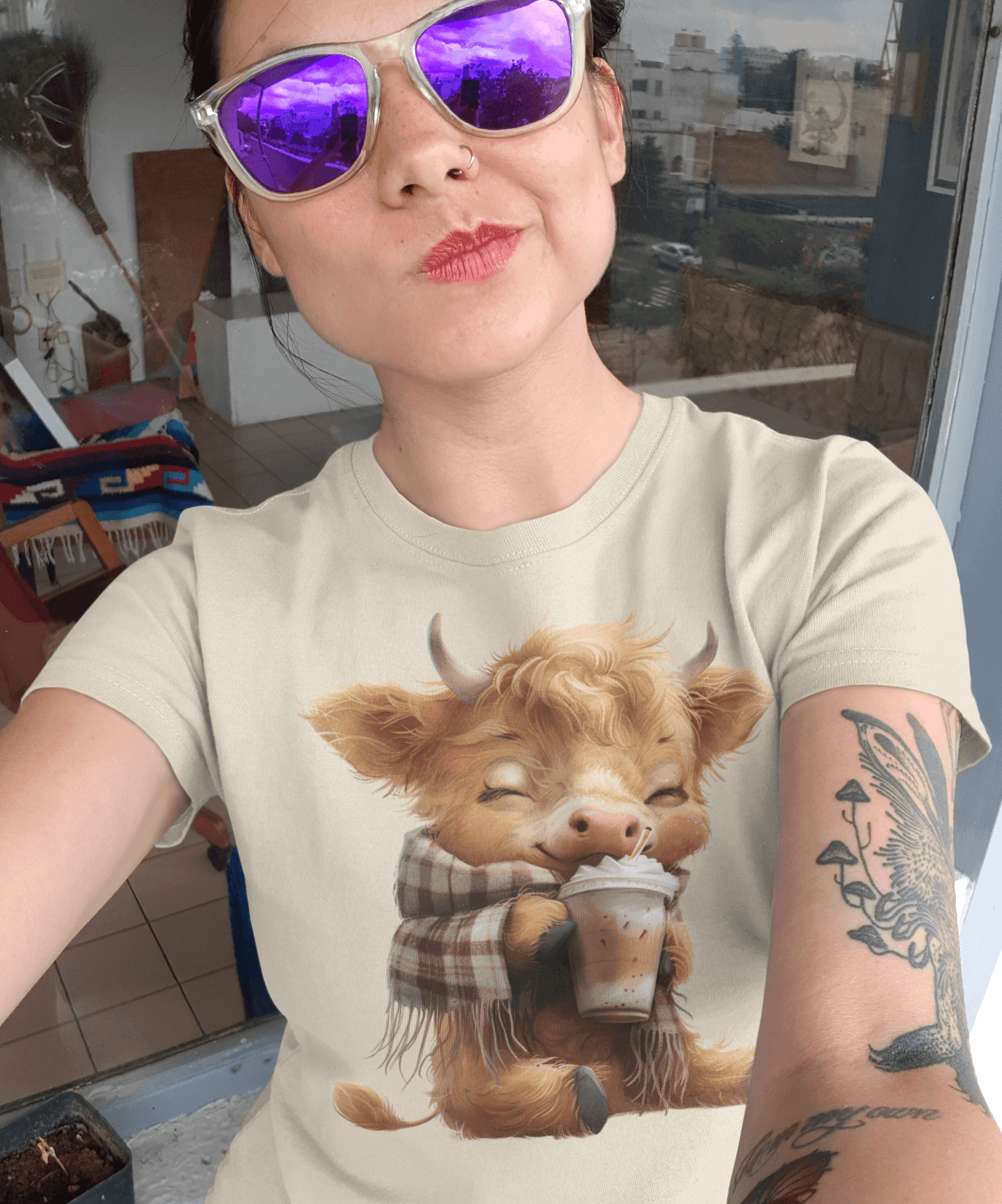 🐮 Calféfrappé Tshirt or Sweatshirt. - Rose's Colored Designs