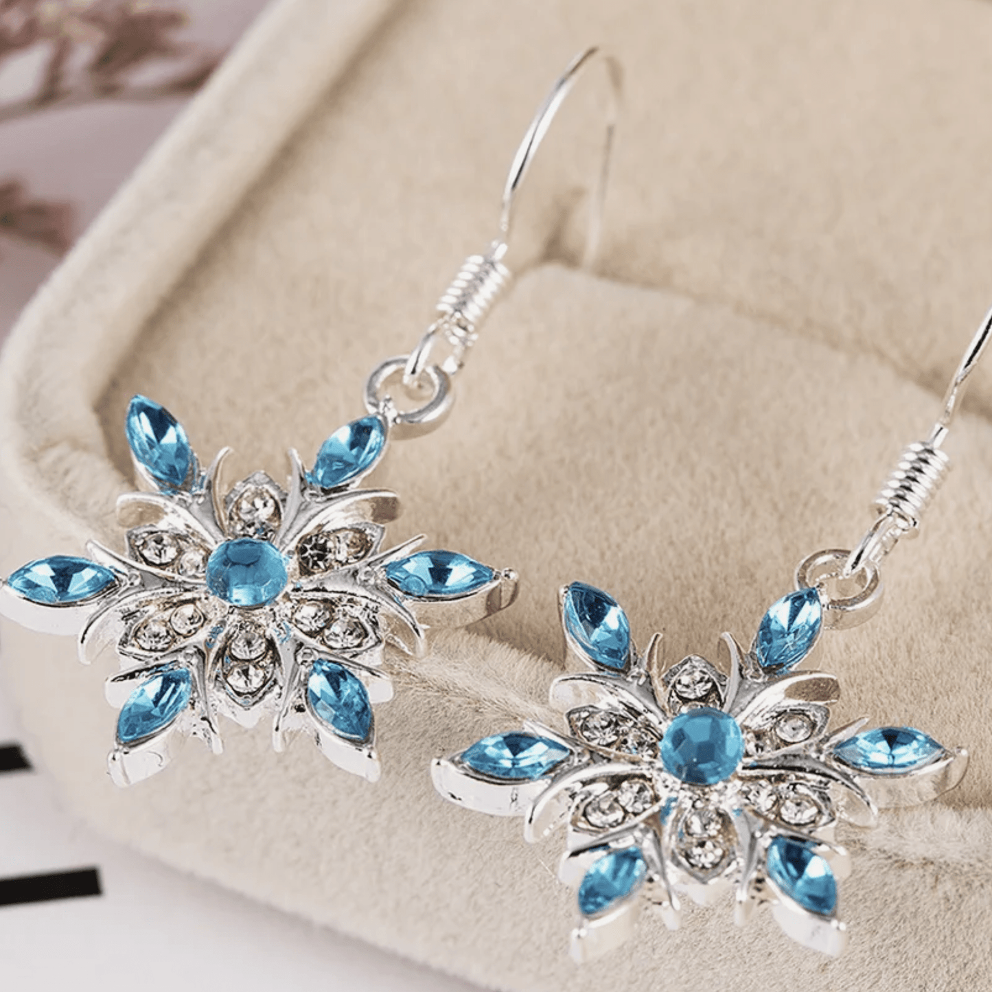 Snowflake Earrings - Rose's Colored Designs